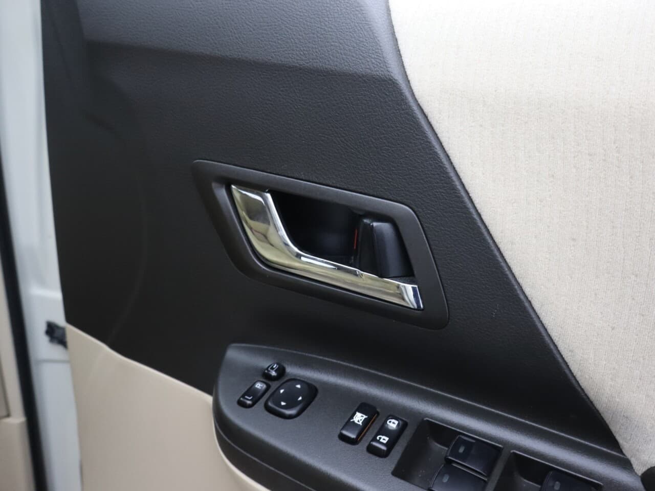 Toyota Alphard 2.4 — image 41