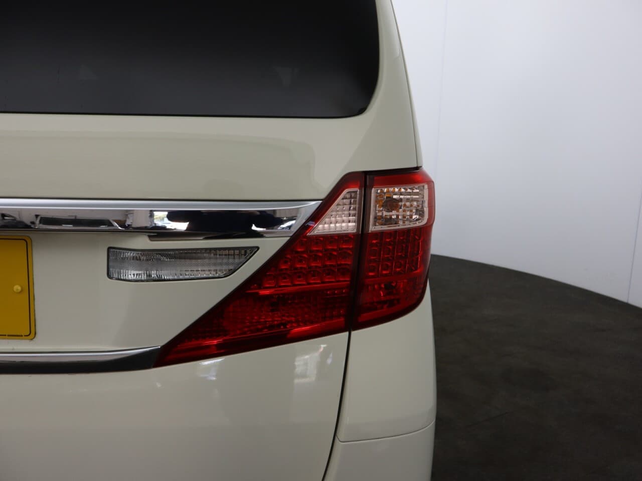 Toyota Alphard 2.4 — image 51