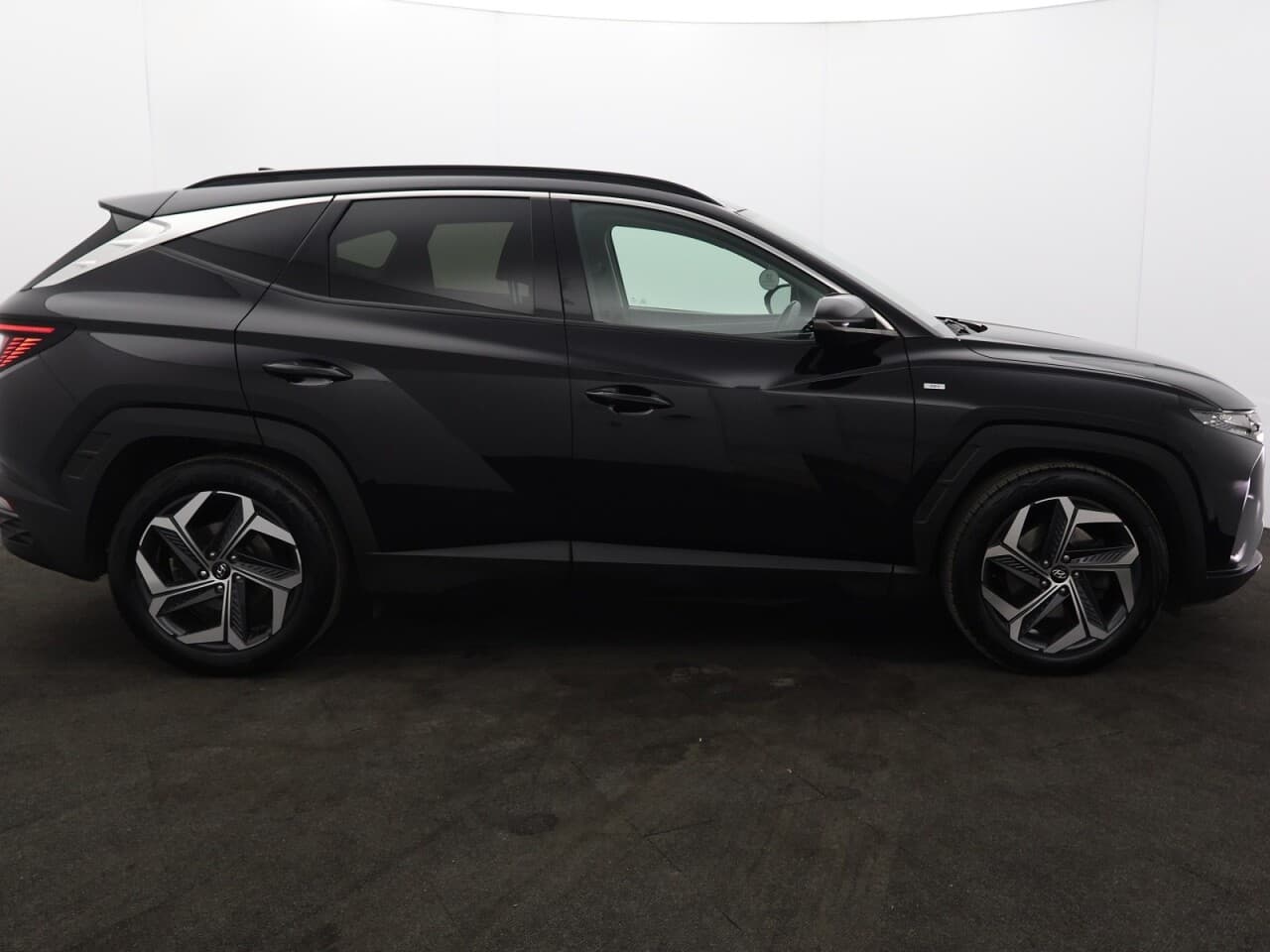 Hyundai Tucson 1.6 T-GDi MHEV Ultimate — image 11