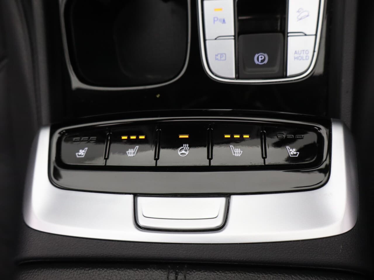 Hyundai Tucson 1.6 T-GDi MHEV Ultimate — image 33