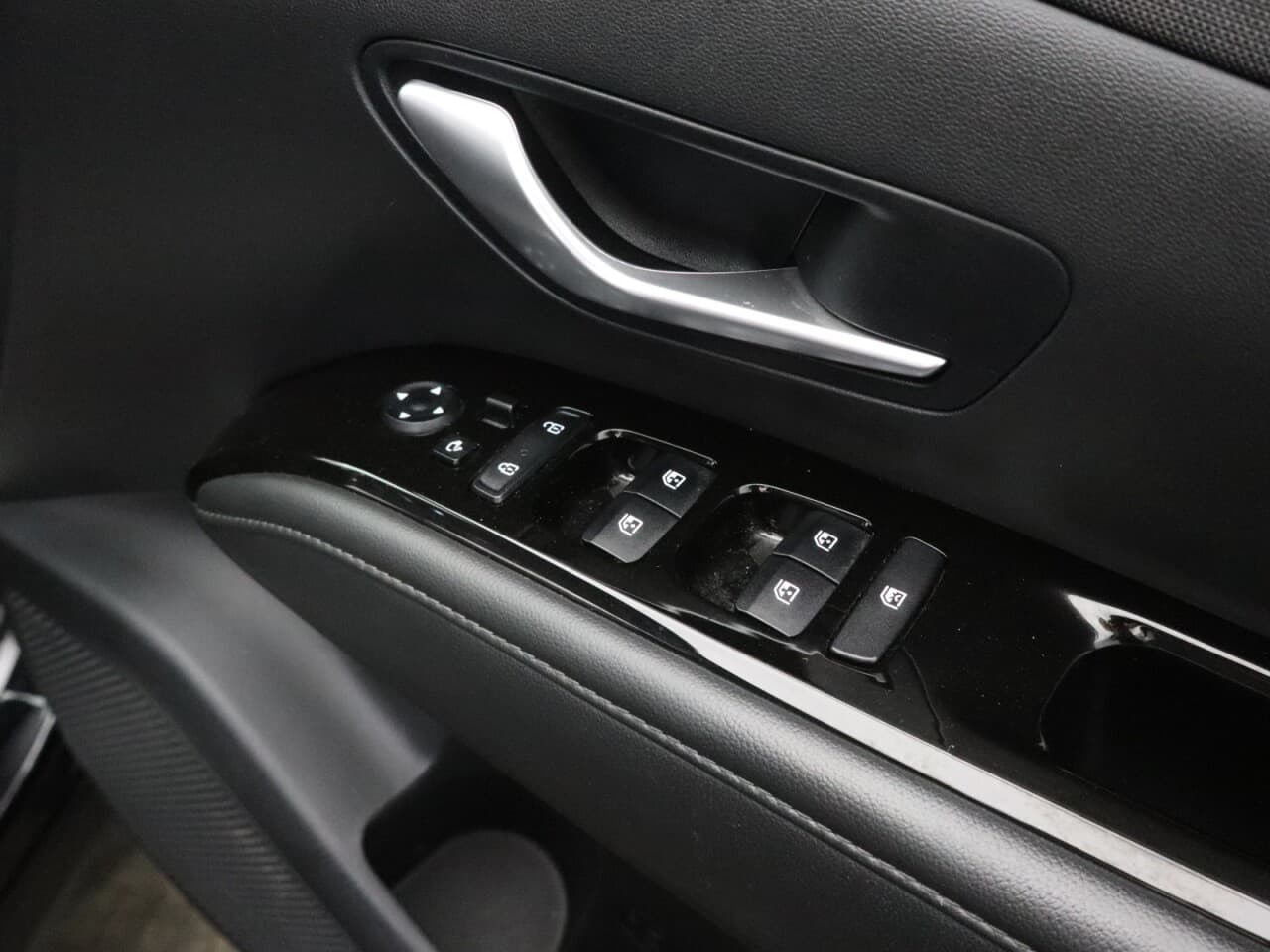 Hyundai Tucson 1.6 T-GDi MHEV Ultimate — image 50
