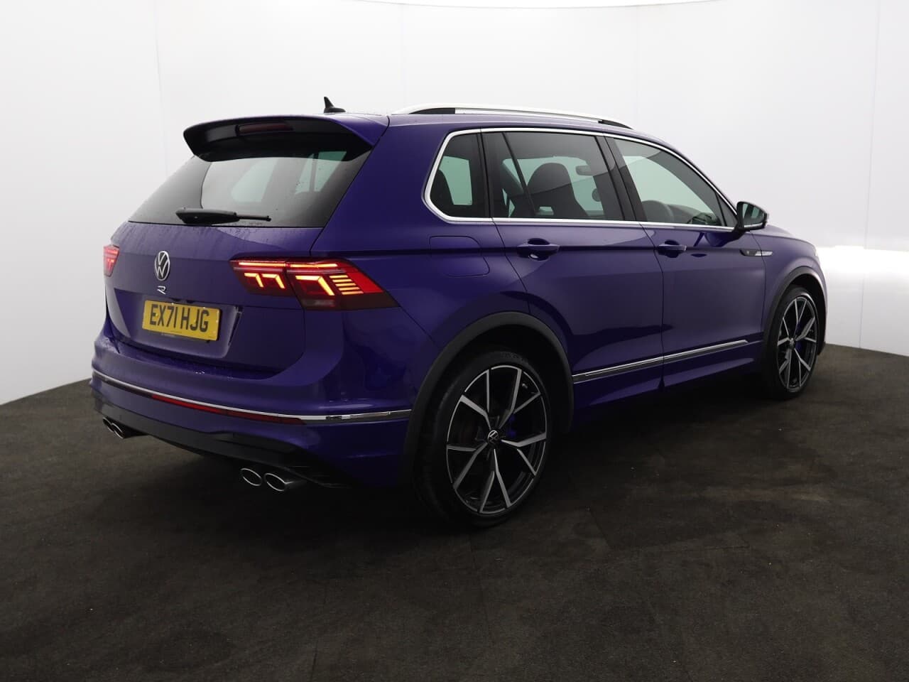 Volkswagen Tiguan 2.0 TSI R — image 10