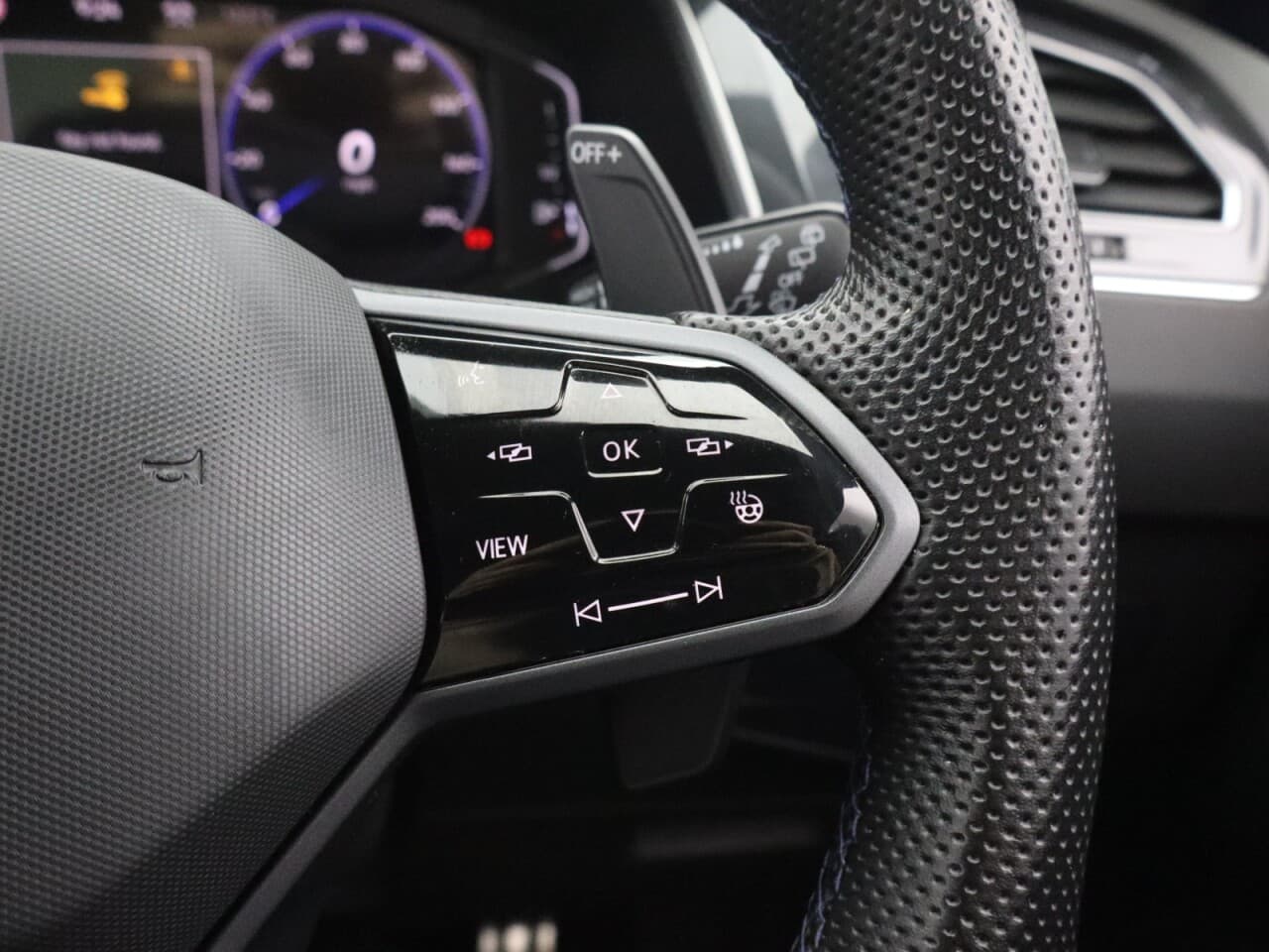 Volkswagen Tiguan 2.0 TSI R — image 18