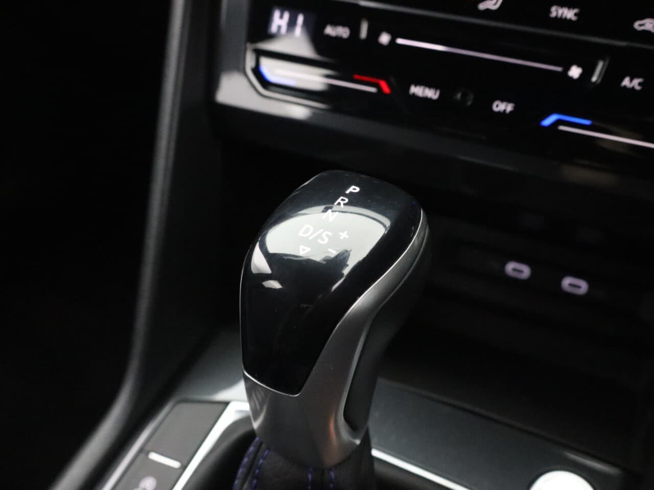 Volkswagen Tiguan 2.0 TSI R — image 26