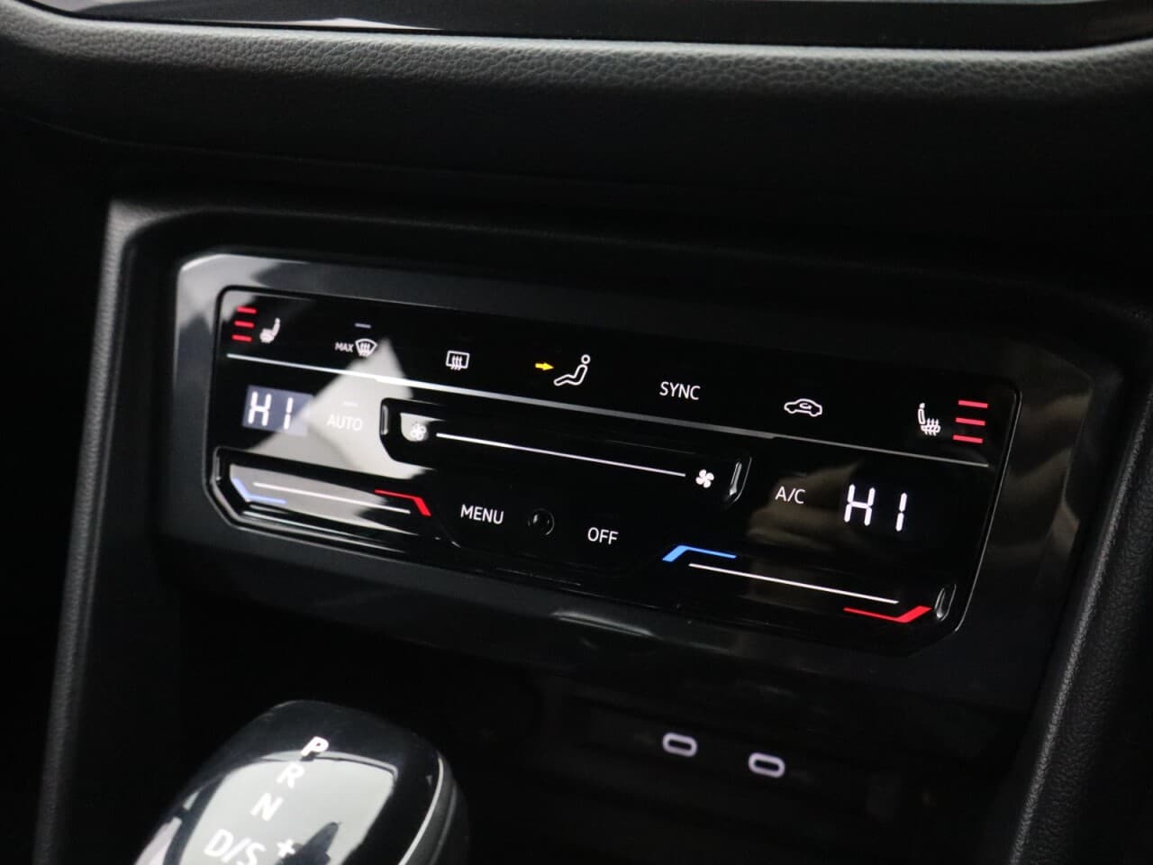 Volkswagen Tiguan 2.0 TSI R — image 34