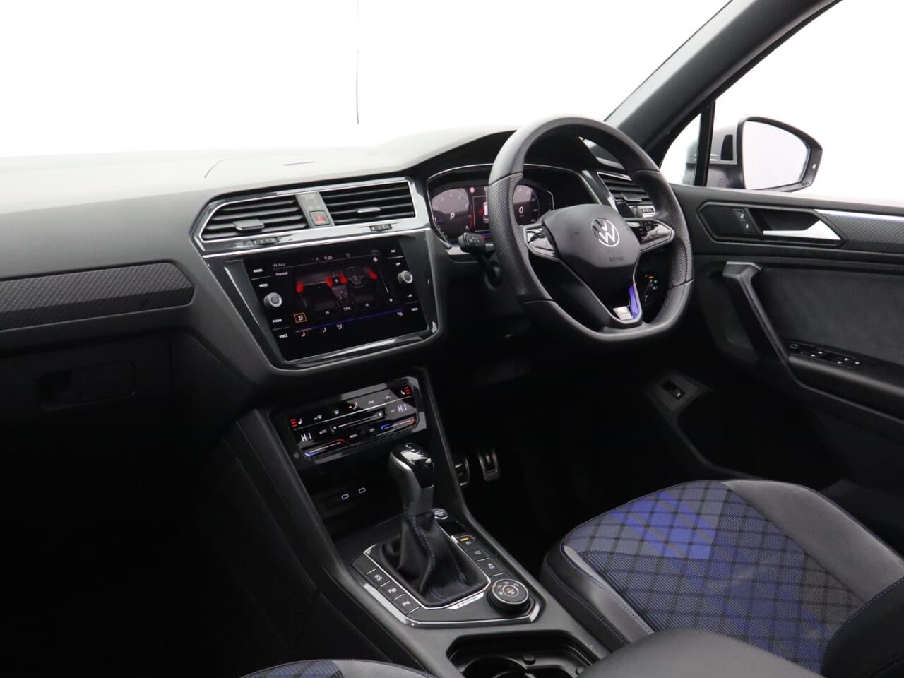 Volkswagen Tiguan 2.0 TSI R — image 52