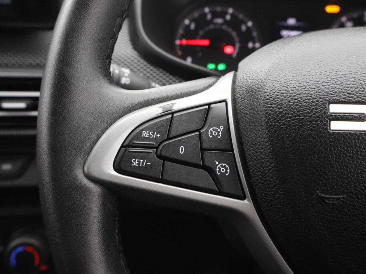 Dacia Sandero 1.0 TCe Expression — image 17