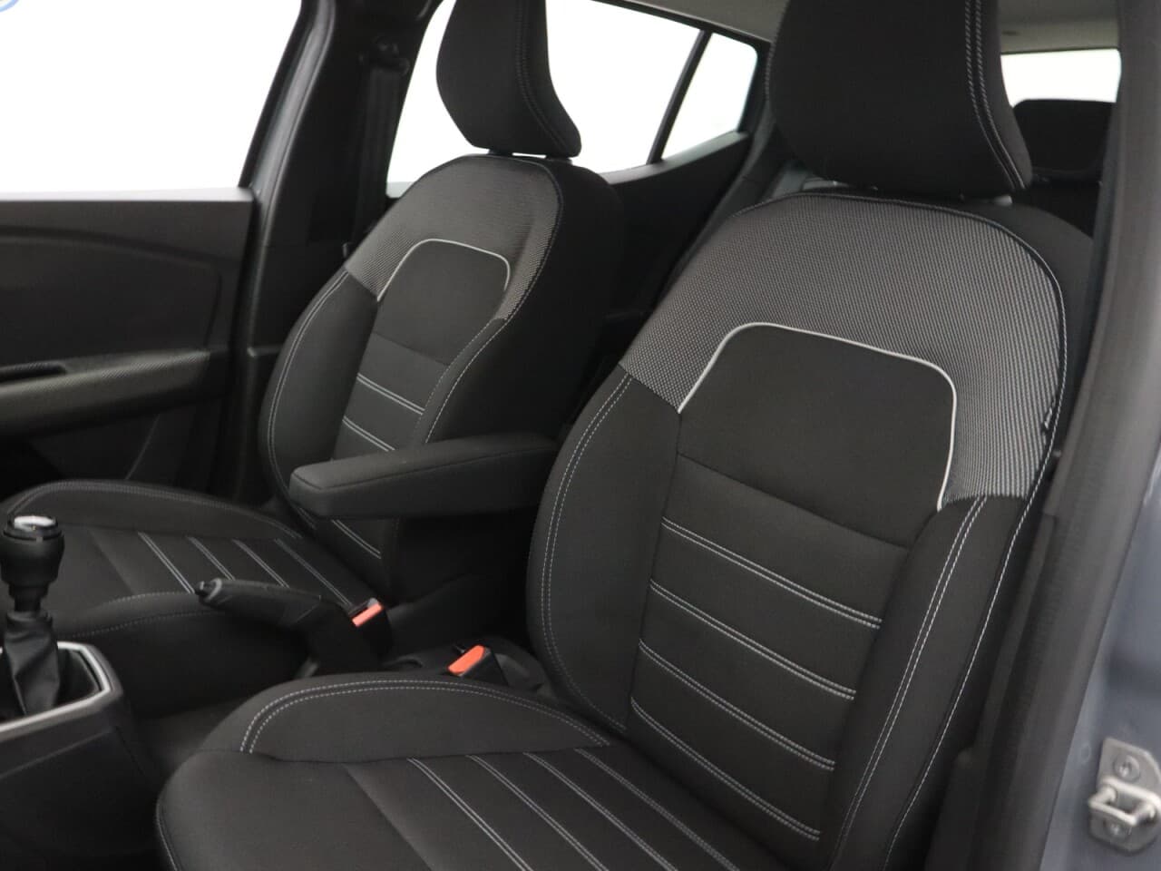 Dacia Sandero 1.0 TCe Expression — image 38