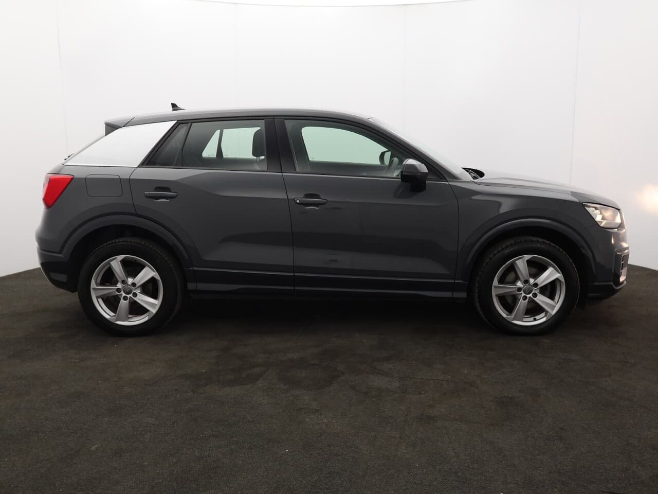 Audi Q2 1.6 TDI 30 Sport — image 11