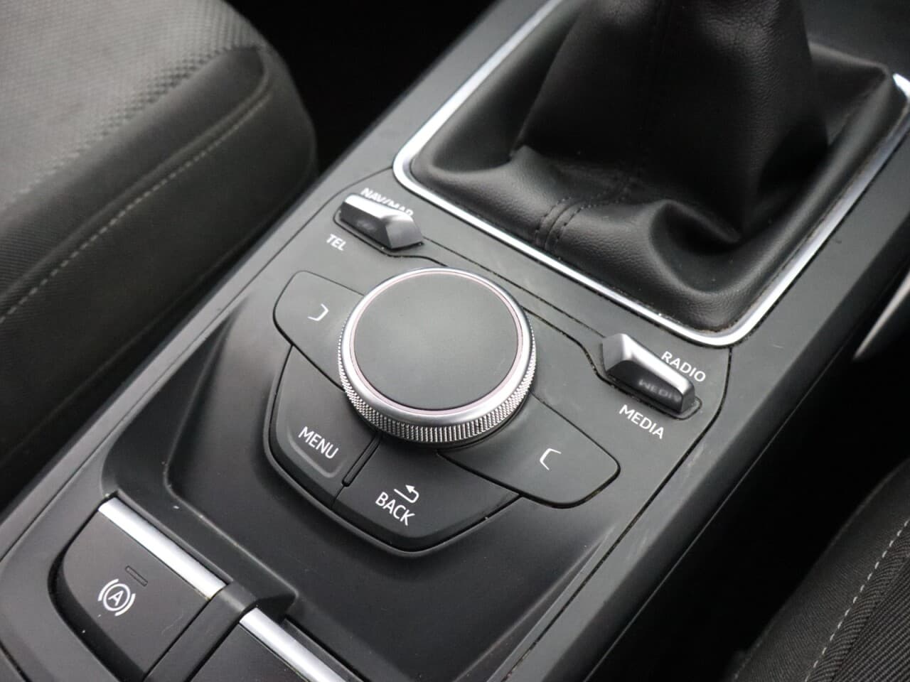 Audi Q2 1.6 TDI 30 Sport — image 27