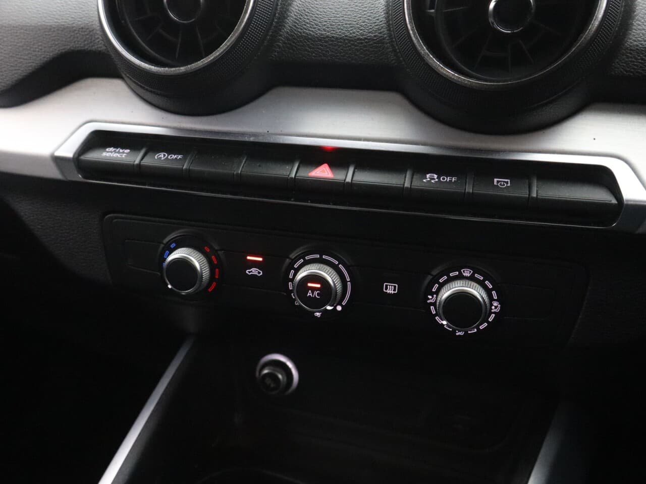 Audi Q2 1.6 TDI 30 Sport — image 29