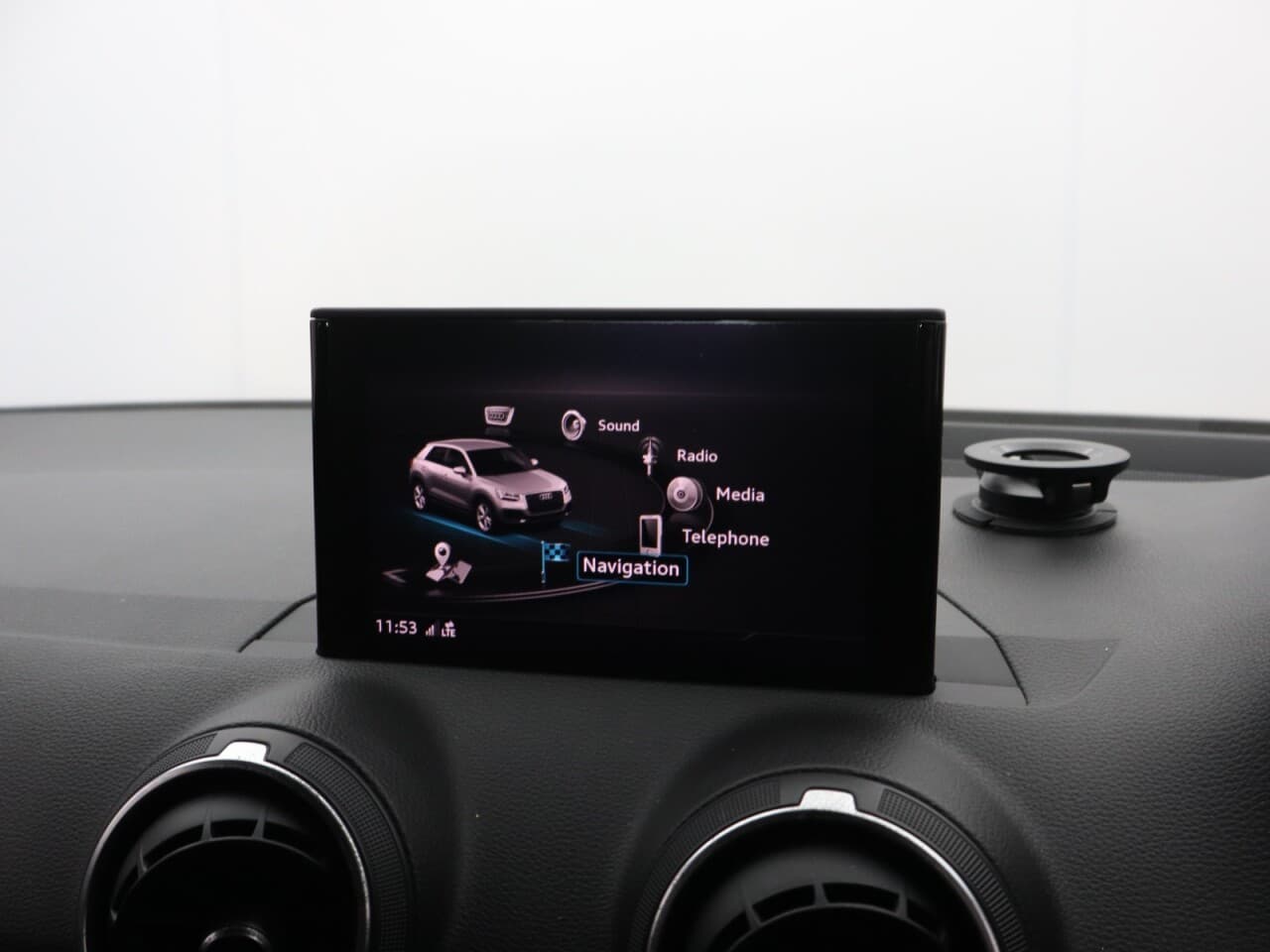Audi Q2 1.6 TDI 30 Sport — image 30