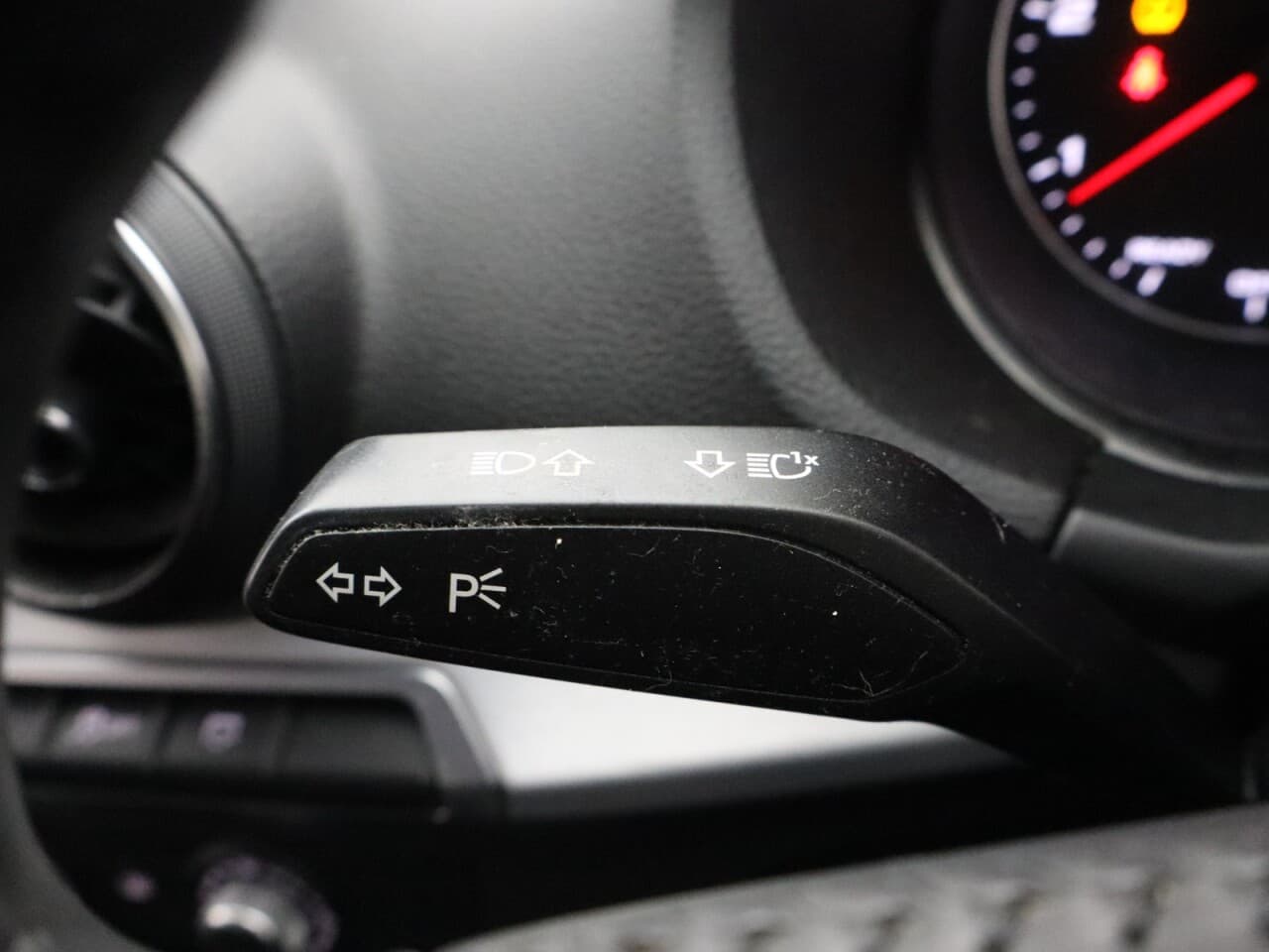 Audi Q2 1.6 TDI 30 Sport — image 36