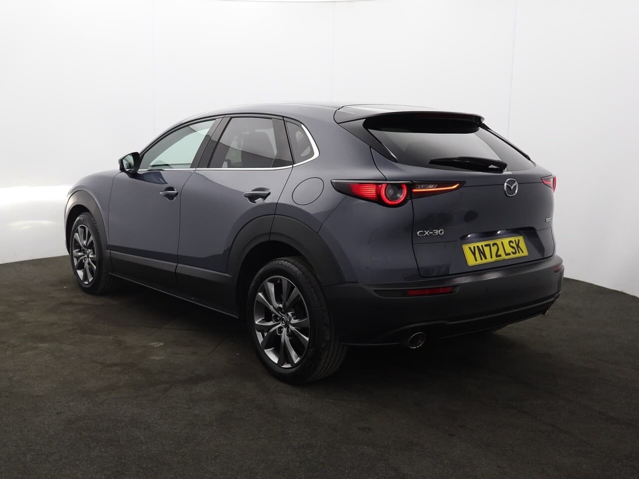 Mazda CX-30 2.0 e-SKYACTIV X MHEV Sport Lux — image 8
