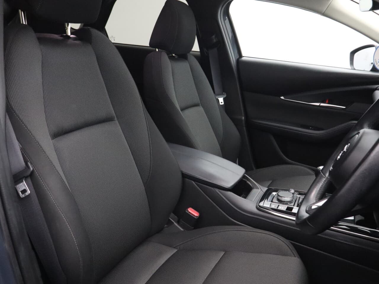 Mazda CX-30 2.0 e-SKYACTIV X MHEV Sport Lux — image 15