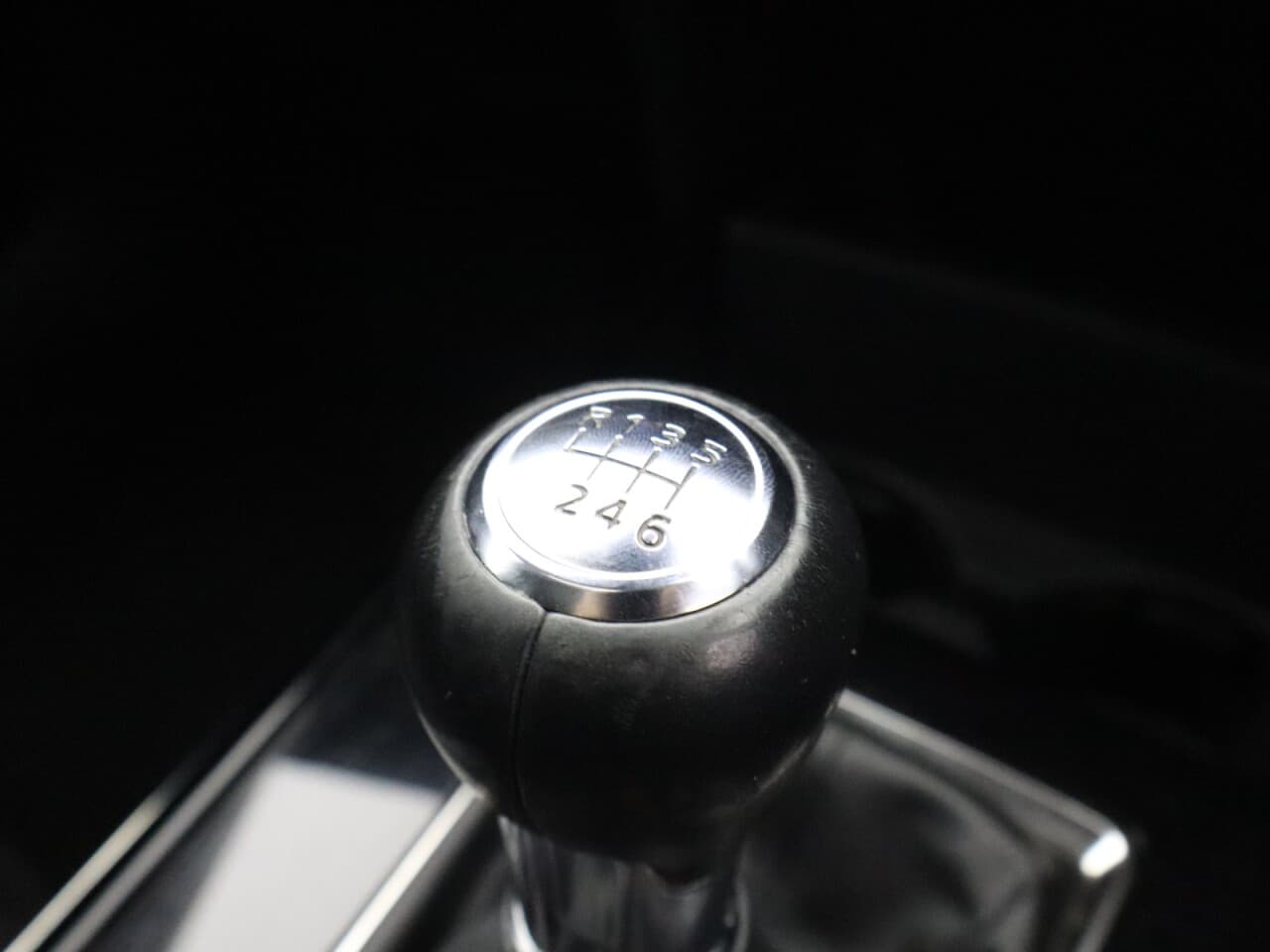 Mazda CX-30 2.0 e-SKYACTIV X MHEV Sport Lux — image 27
