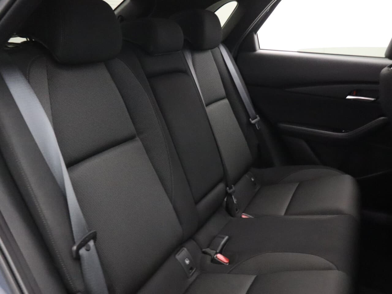 Mazda CX-30 2.0 e-SKYACTIV X MHEV Sport Lux — image 43