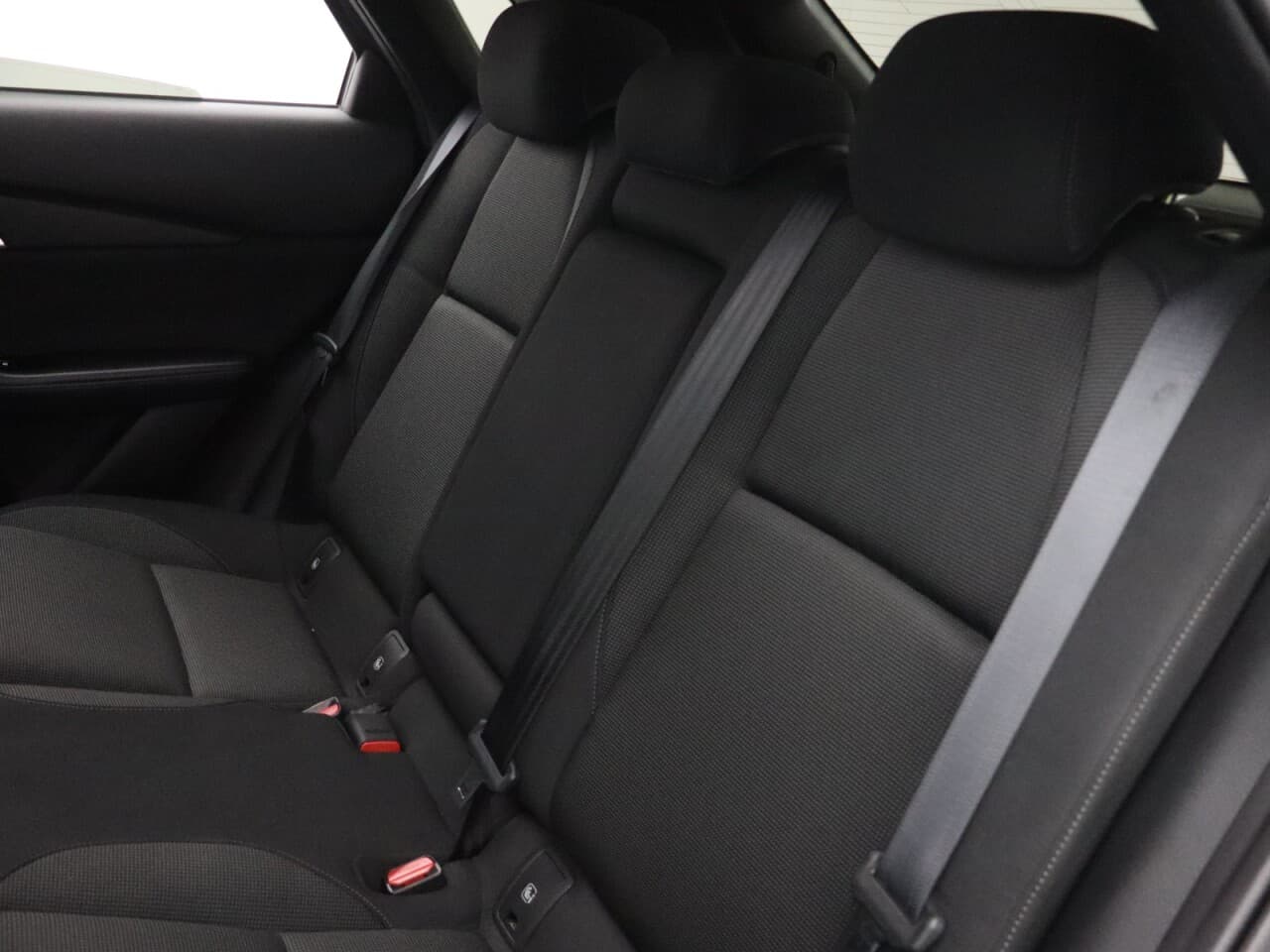 Mazda CX-30 2.0 e-SKYACTIV X MHEV Sport Lux — image 44