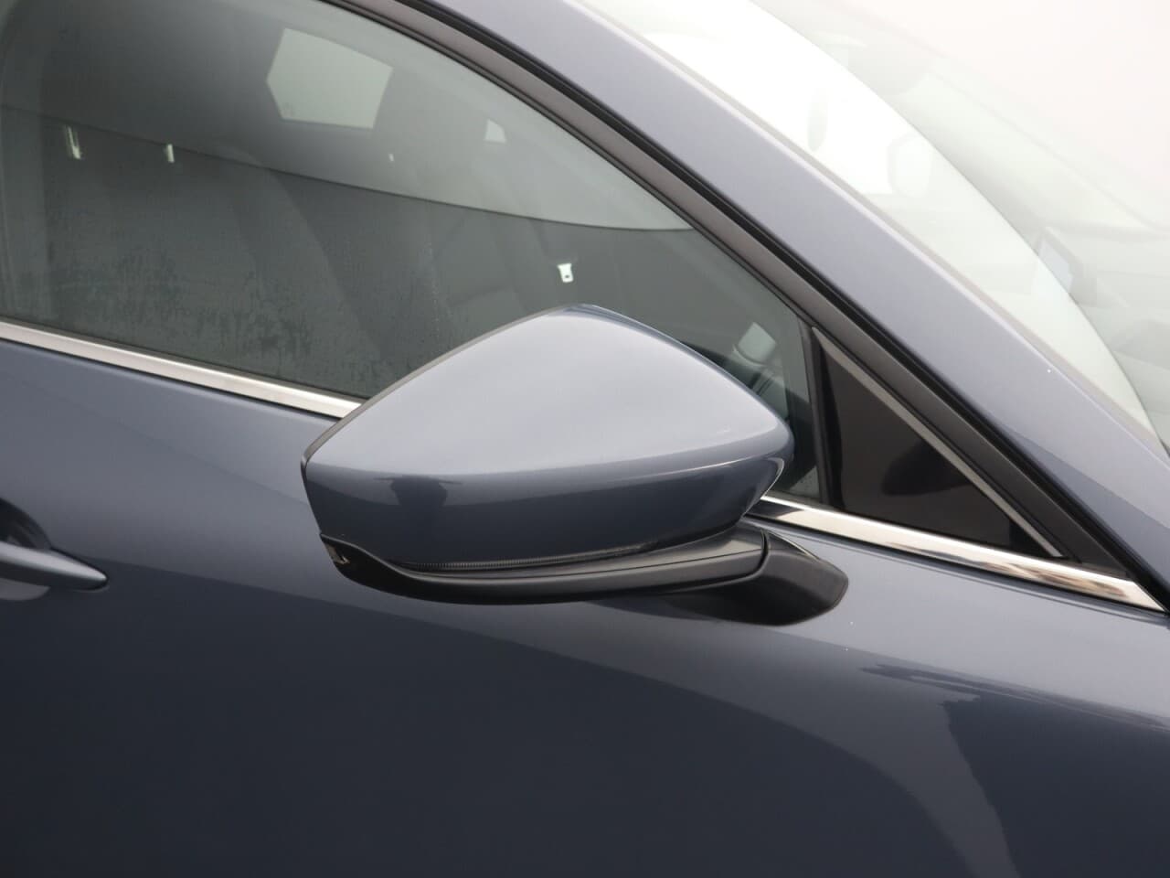 Mazda CX-30 2.0 e-SKYACTIV X MHEV Sport Lux — image 52