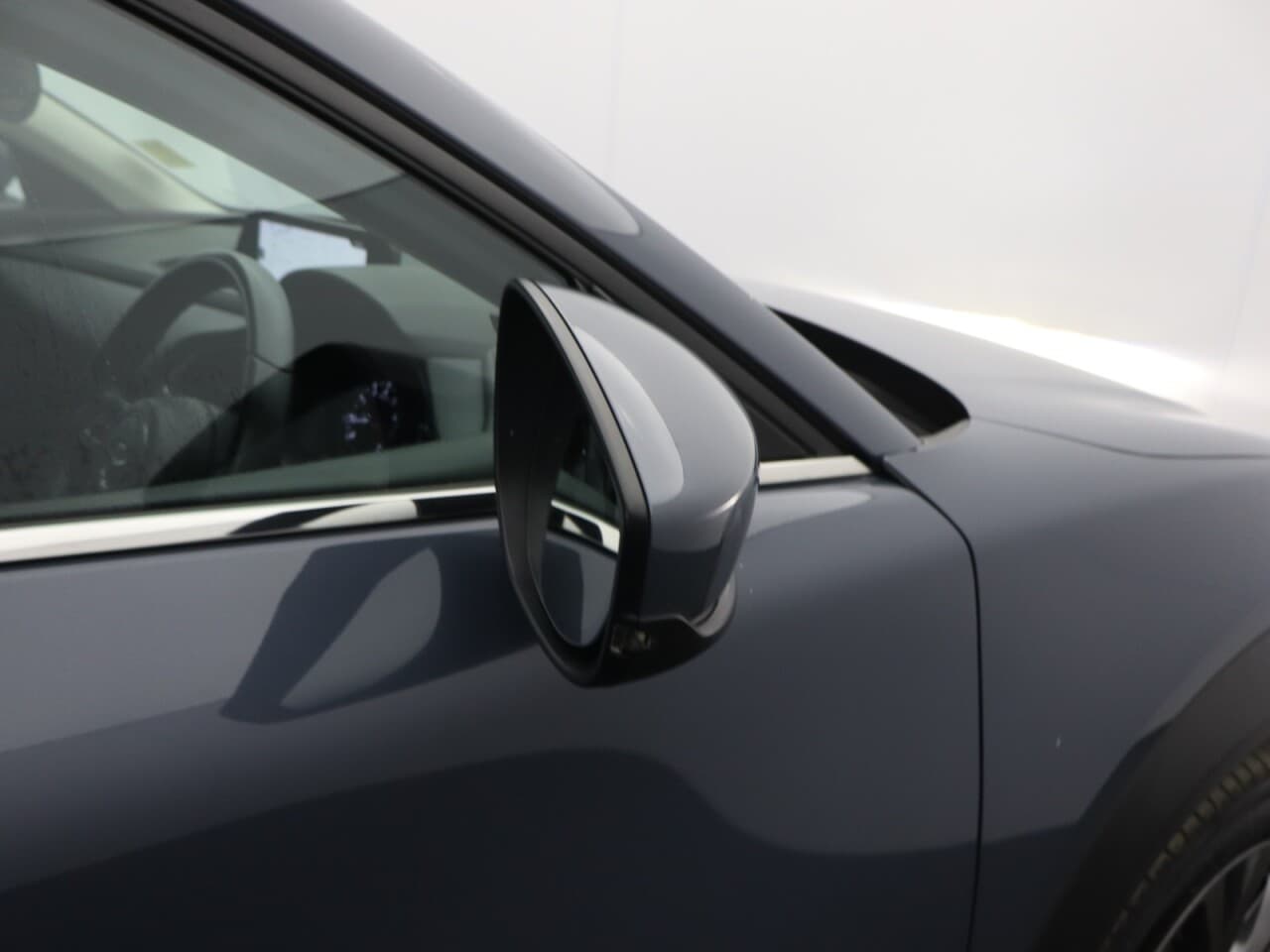 Mazda CX-30 2.0 e-SKYACTIV X MHEV Sport Lux — image 53