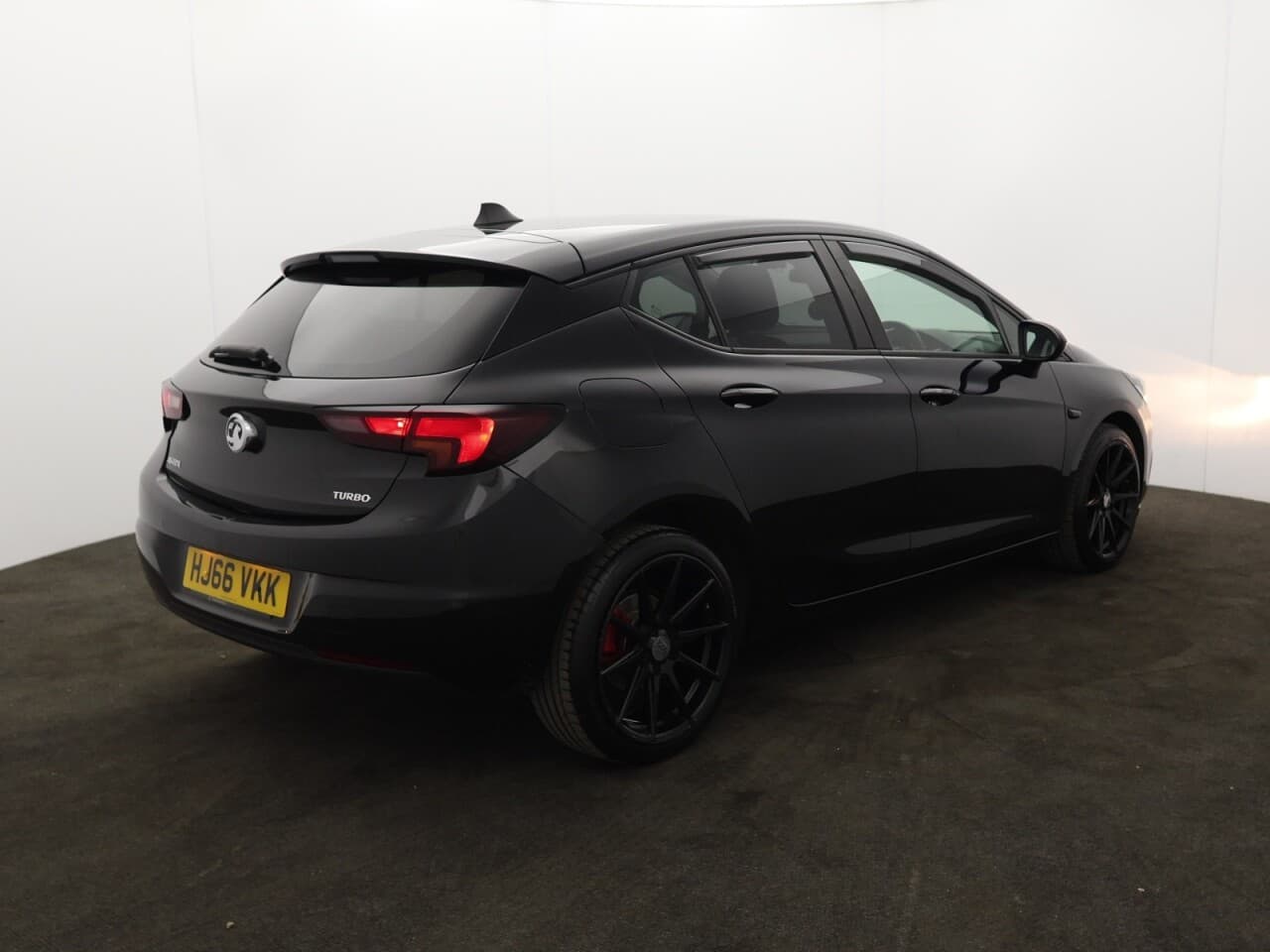 Vauxhall Astra 1.4i Turbo Design — image 10