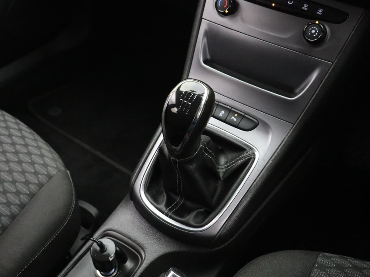 Vauxhall Astra 1.4i Turbo Design — image 23