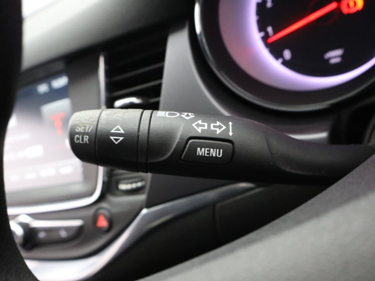 Vauxhall Astra 1.4i Turbo Design — image 33