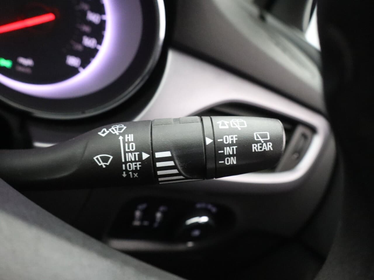 Vauxhall Astra 1.4i Turbo Design — image 34