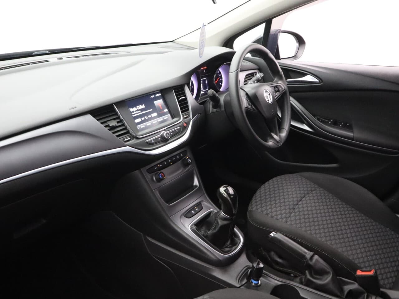 Vauxhall Astra 1.4i Turbo Design — image 35