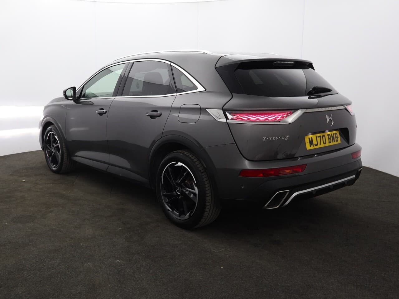 DS Automobiles DS 3 1.6 E-TENSE 13.2kWh Prestige Crossback — image 8