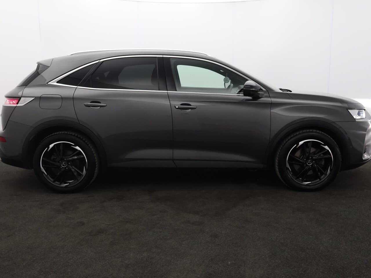 DS Automobiles DS 3 1.6 E-TENSE 13.2kWh Prestige Crossback — image 11