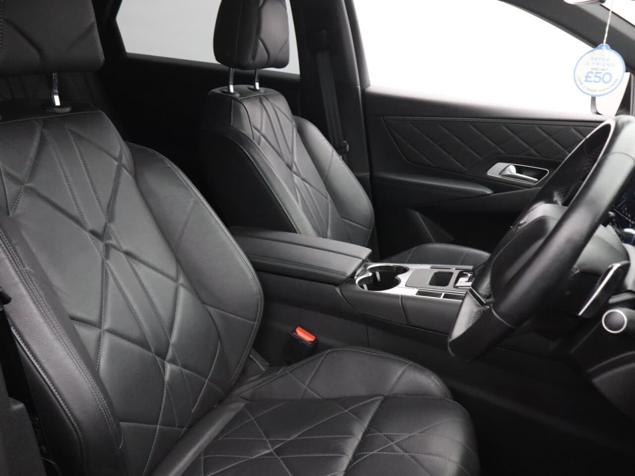 DS Automobiles DS 3 1.6 E-TENSE 13.2kWh Prestige Crossback — image 15