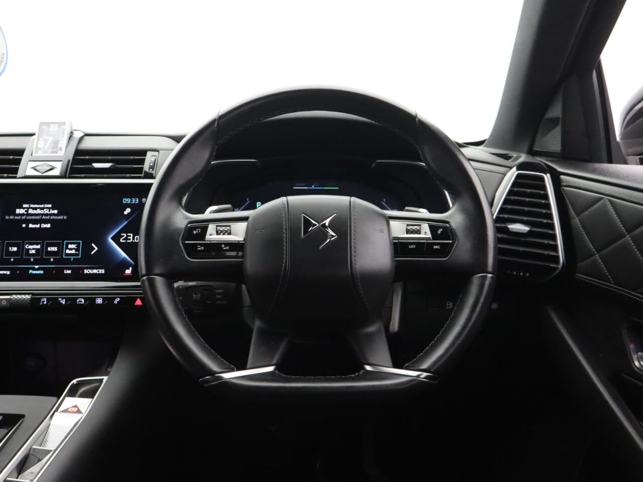 DS Automobiles DS 3 1.6 E-TENSE 13.2kWh Prestige Crossback — image 16