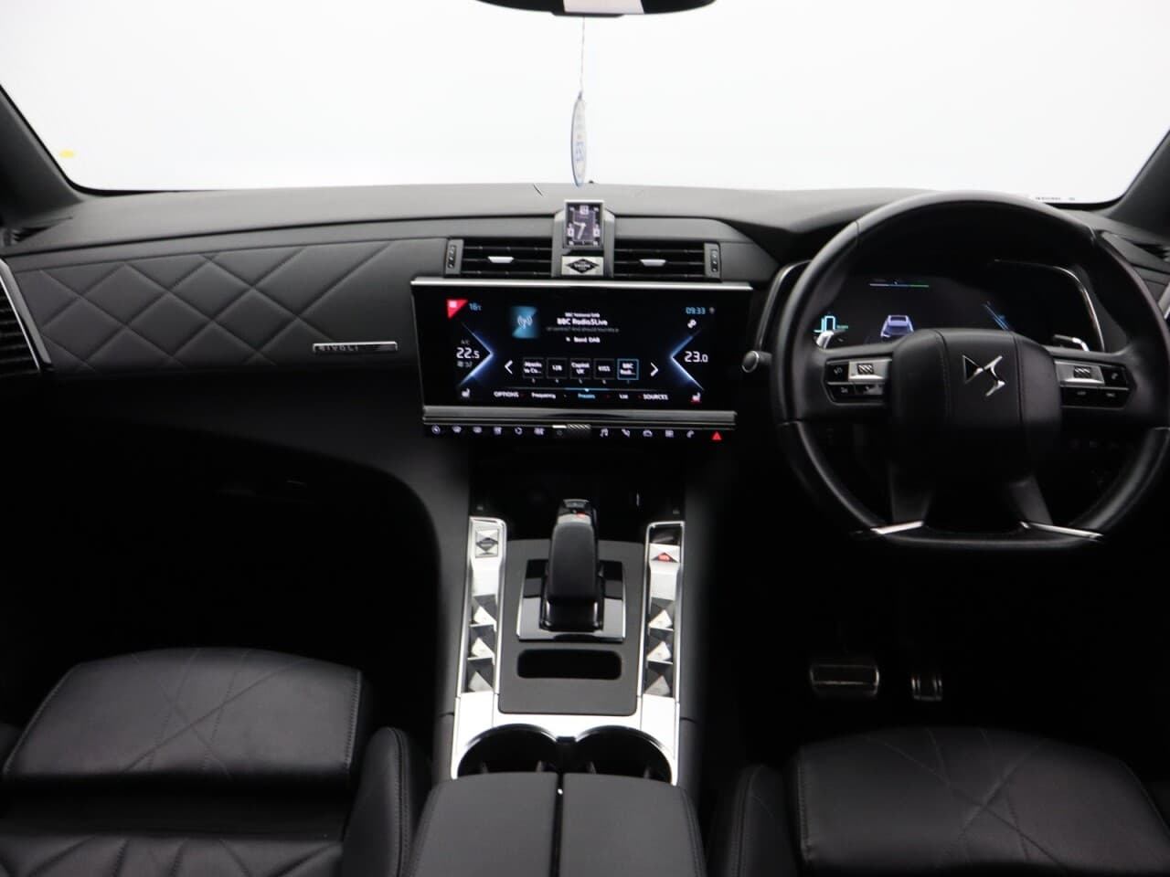 DS Automobiles DS 3 1.6 E-TENSE 13.2kWh Prestige Crossback — image 12