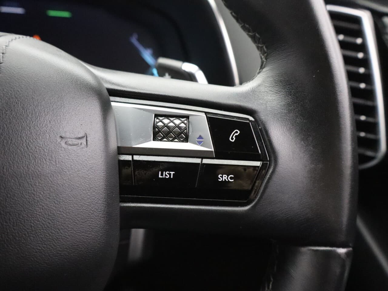 DS Automobiles DS 3 1.6 E-TENSE 13.2kWh Prestige Crossback — image 18