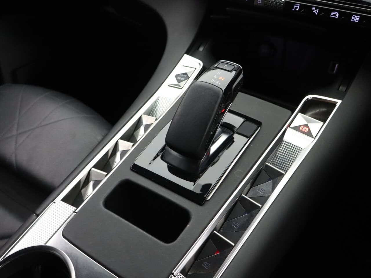DS Automobiles DS 3 1.6 E-TENSE 13.2kWh Prestige Crossback — image 23