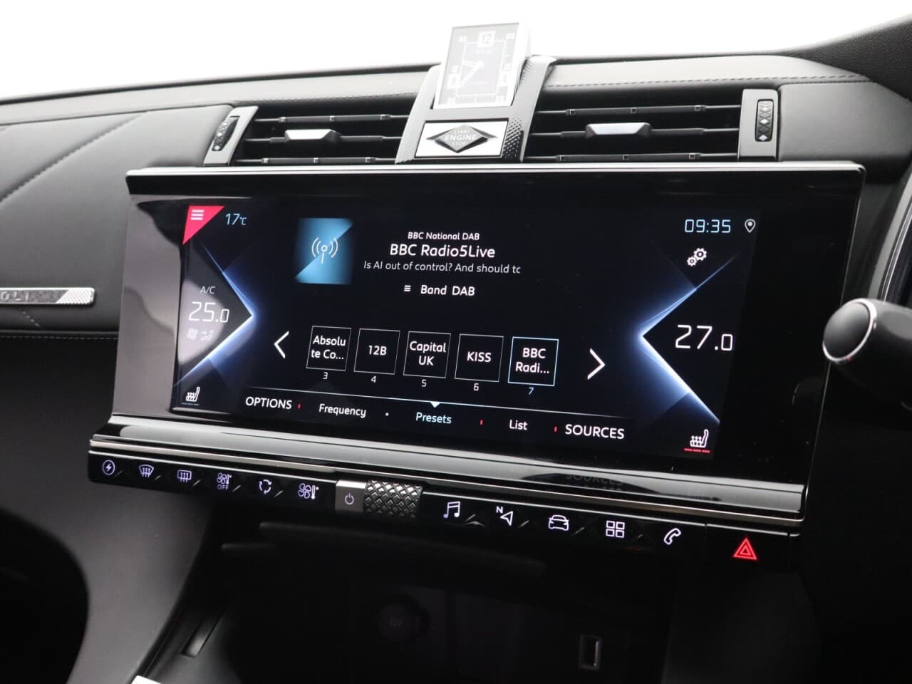 DS Automobiles DS 3 1.6 E-TENSE 13.2kWh Prestige Crossback — image 33