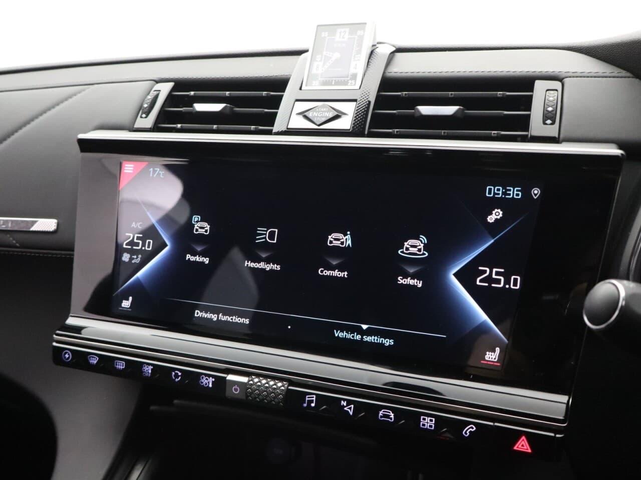 DS Automobiles DS 3 1.6 E-TENSE 13.2kWh Prestige Crossback — image 38