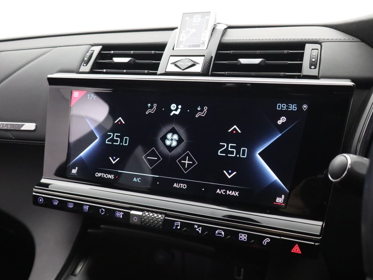 DS Automobiles DS 3 1.6 E-TENSE 13.2kWh Prestige Crossback — image 39