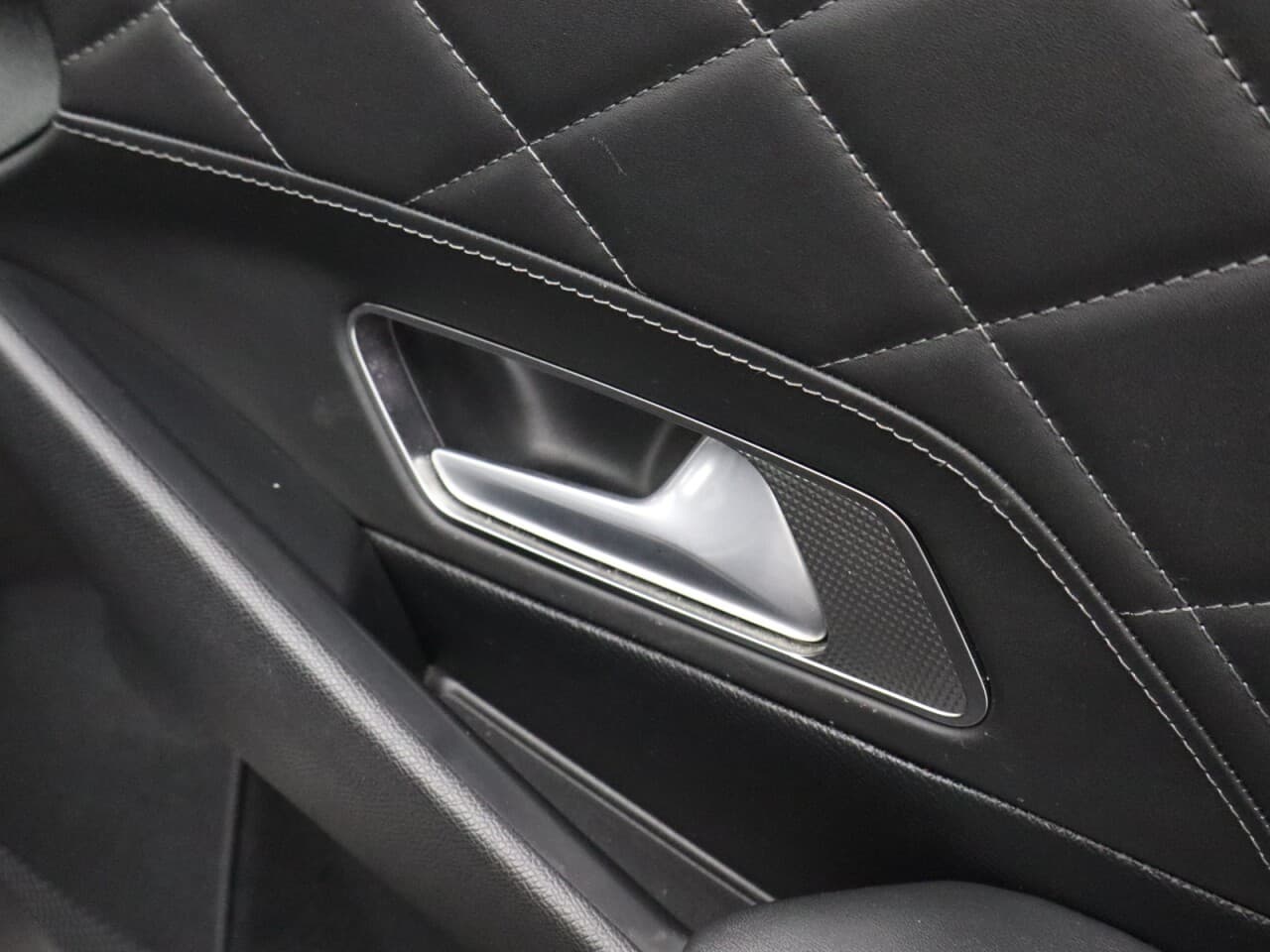 DS Automobiles DS 3 1.6 E-TENSE 13.2kWh Prestige Crossback — image 46