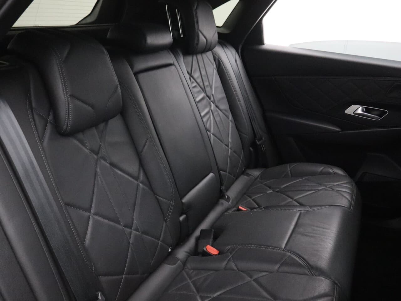 DS Automobiles DS 3 1.6 E-TENSE 13.2kWh Prestige Crossback — image 42