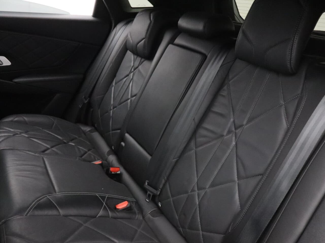 DS Automobiles DS 3 1.6 E-TENSE 13.2kWh Prestige Crossback — image 43
