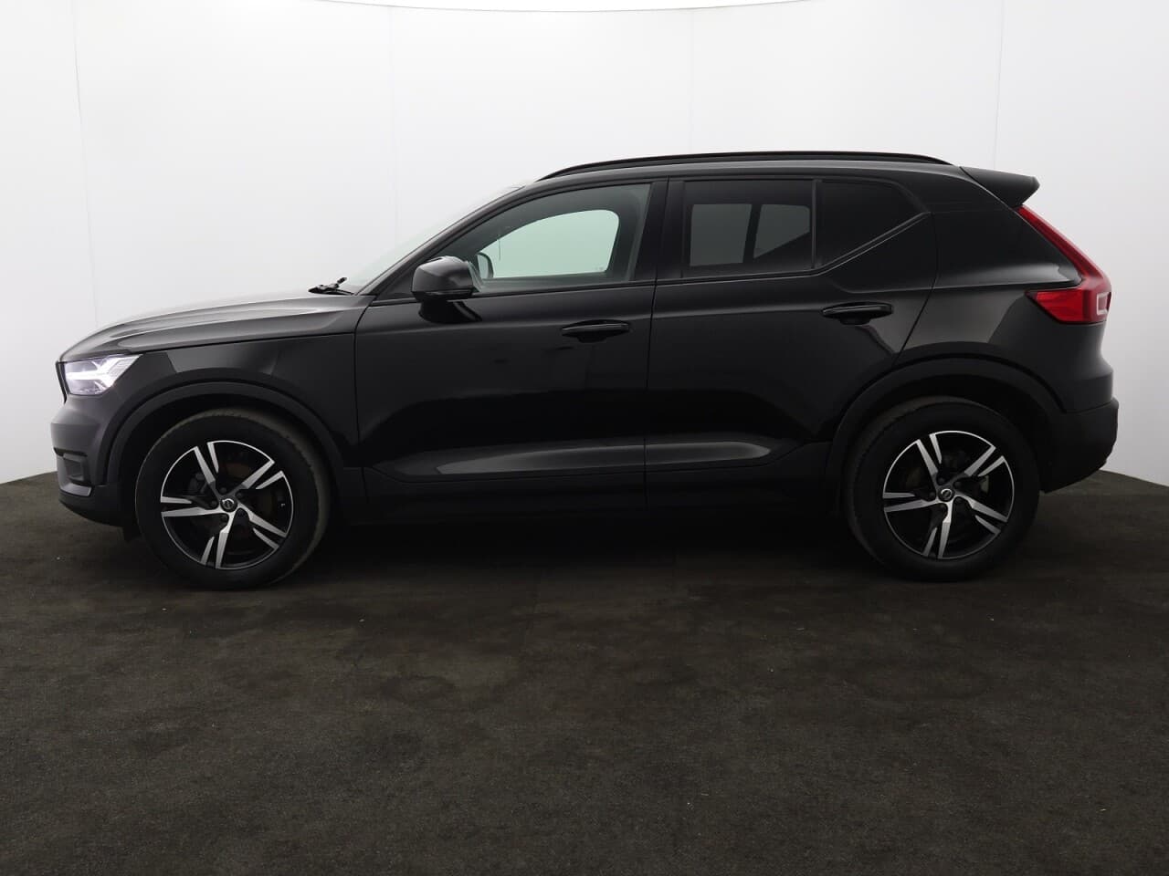 Volvo XC40 1.5 T3 R-Design — image 6