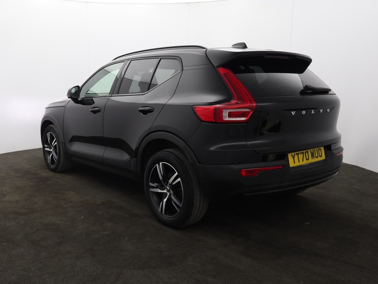 Volvo XC40 1.5 T3 R-Design — image 8