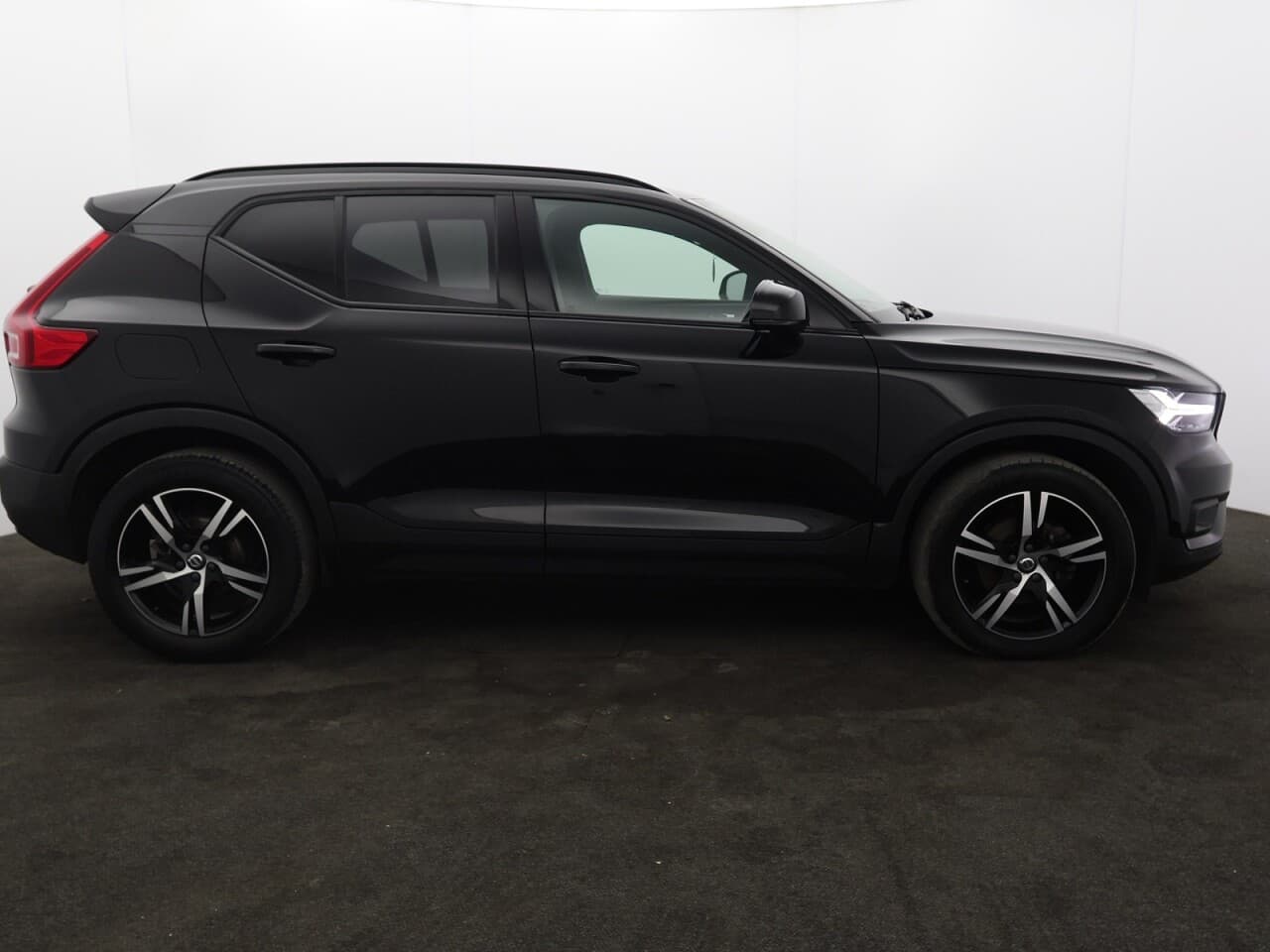 Volvo XC40 1.5 T3 R-Design — image 11