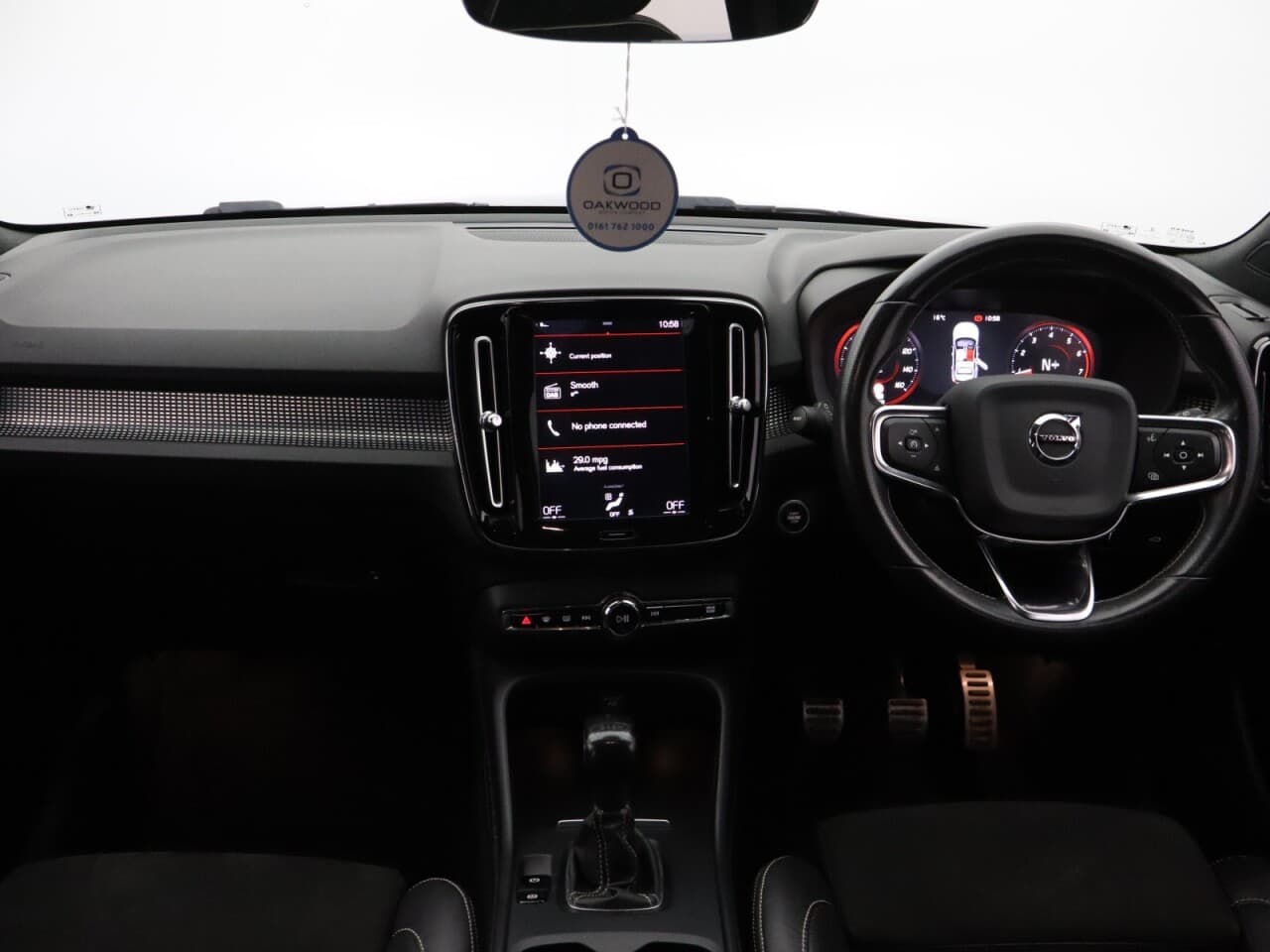 Volvo XC40 1.5 T3 R-Design — image 12