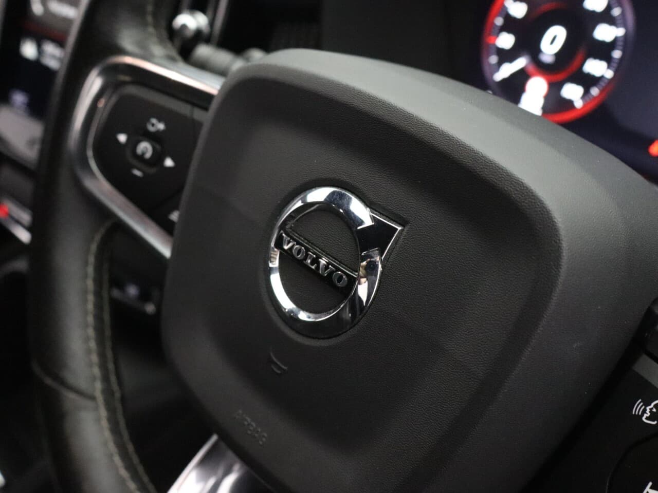 Volvo XC40 1.5 T3 R-Design — image 17