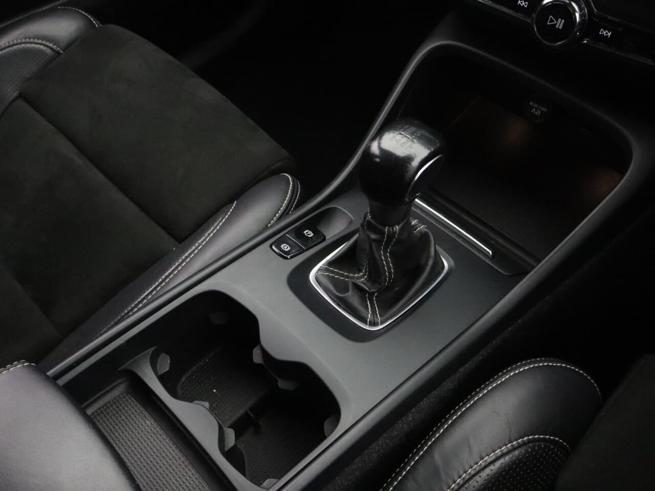 Volvo XC40 1.5 T3 R-Design — image 23