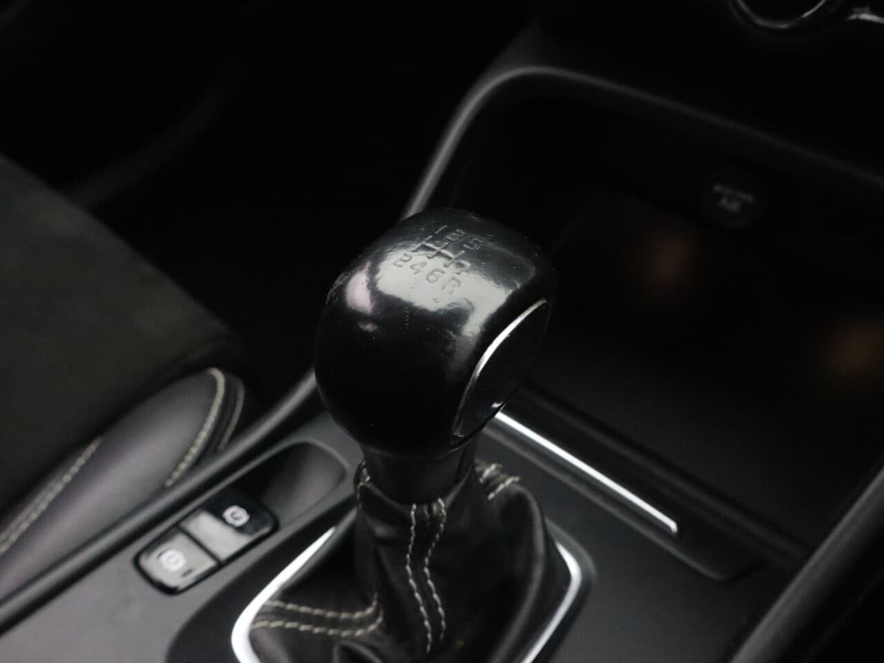 Volvo XC40 1.5 T3 R-Design — image 24