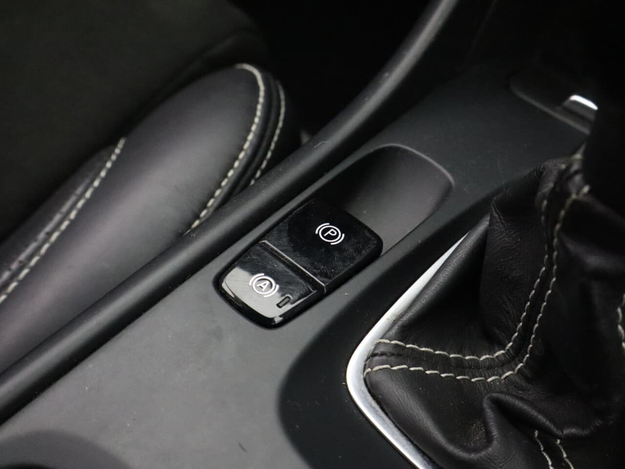 Volvo XC40 1.5 T3 R-Design — image 26